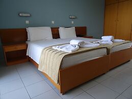 Bayside Hotel Katsaras