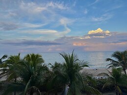 The Sea Lord Hotel & Suites (Adults Only)