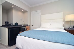 The Sea Lord Hotel & Suites (Adults Only)