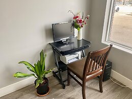 Super 8 by Wyndham Edmonton South