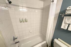 Super 8 by Wyndham Edmonton South