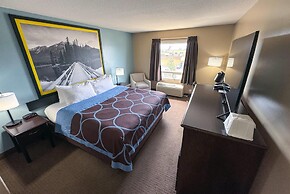 Super 8 by Wyndham Edmonton South