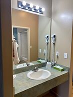 Super 8 by Wyndham Edmonton South