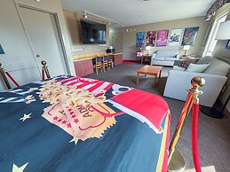 Super 8 by Wyndham Edmonton South