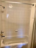 Super 8 by Wyndham Edmonton South