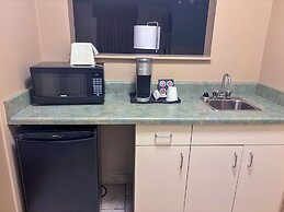 Super 8 by Wyndham Edmonton South