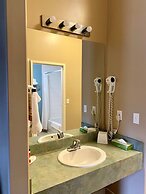 Super 8 by Wyndham Edmonton South