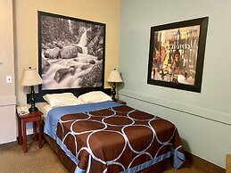 Super 8 by Wyndham Edmonton South