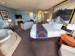 Super 8 by Wyndham Edmonton South