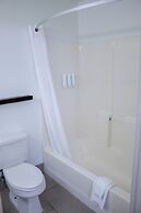 Country Inn & Suites by Radisson, Big Rapids, MI