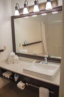 Country Inn & Suites by Radisson, Big Rapids, MI