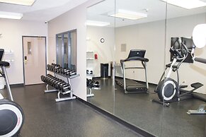Country Inn & Suites by Radisson, Big Rapids, MI