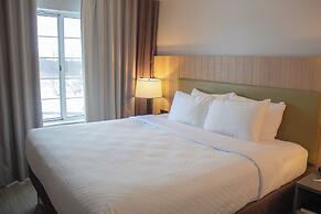 Country Inn & Suites by Radisson, Big Rapids, MI