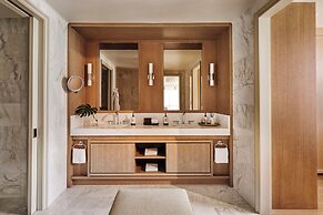 Four Seasons Hotel Miami