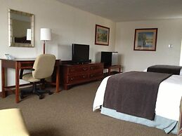 Holiday Hill Inn & Suites