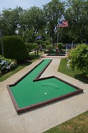 Holiday Hill Inn & Suites