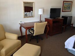 Holiday Hill Inn & Suites