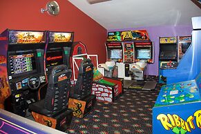 Holiday Hill Inn & Suites