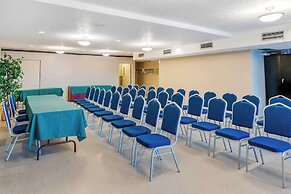 Quality Hotel & Suites