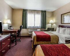 Quality Inn & Suites Fort Madison near Hwy 61