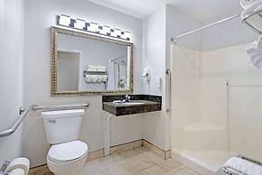 Quality Inn & Suites Fort Madison near Hwy 61