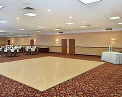 Quality Inn & Suites Fort Madison near Hwy 61