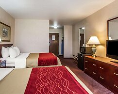 Quality Inn & Suites Fort Madison near Hwy 61