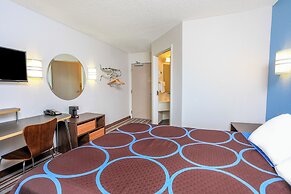 Super 8 by Wyndham Sault Ste. Marie MI