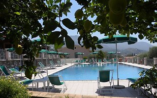 Hotel Ristorante Borgo La Tana
