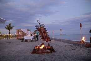 Playa Blanca Beach Resort - All Inclusive