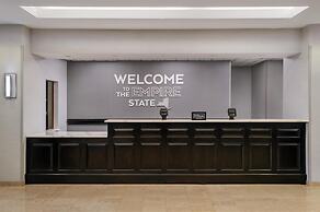 Hampton Inn & Suites Rockville Centre