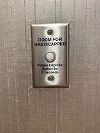 Hampton Inn & Suites Rockville Centre