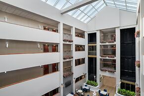 Hampton Inn & Suites Rockville Centre