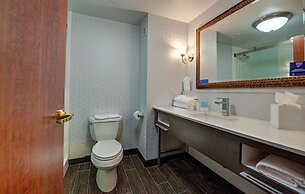 Hampton Inn & Suites Rockville Centre