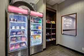 Hampton Inn & Suites Rockville Centre