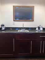 Hampton Inn & Suites Rockville Centre