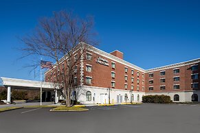 Hampton Inn & Suites Rockville Centre