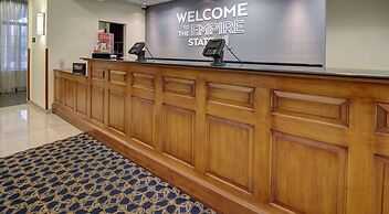 Hampton Inn & Suites Rockville Centre