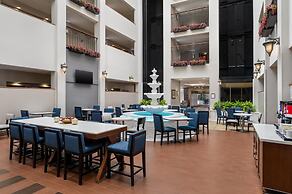 Hampton Inn & Suites Rockville Centre