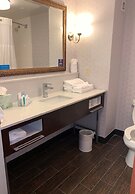 Hampton Inn & Suites Rockville Centre