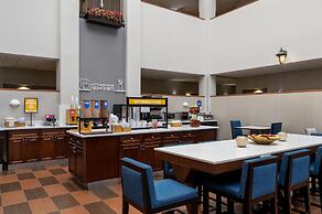 Hampton Inn & Suites Rockville Centre