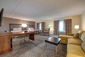 Hampton Inn & Suites Rockville Centre