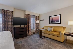 Hampton Inn & Suites Rockville Centre
