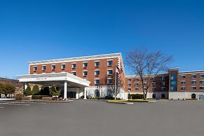 Hampton Inn & Suites Rockville Centre