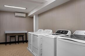 Hampton Inn & Suites Rockville Centre