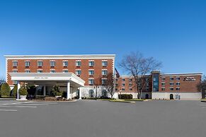 Hampton Inn & Suites Rockville Centre