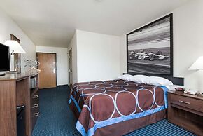 Super 8 by Wyndham Greenfield