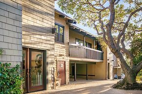 Carriage House Inn