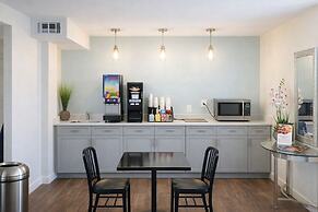 Quarters Inn and Suites