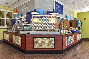 Holiday Inn Express & Suites Cocoa by IHG